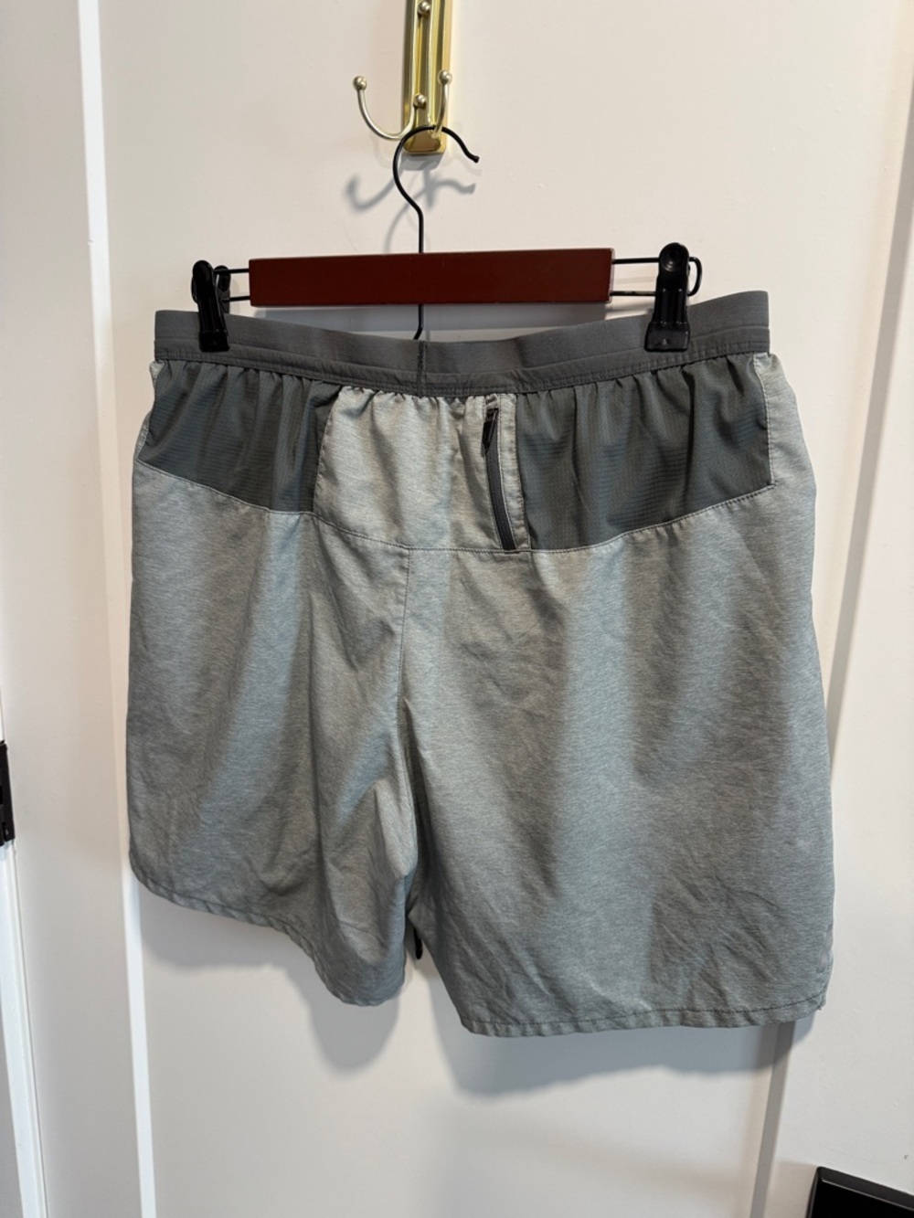 Nike Men's Light Gray Performance Training Shorts with Drawstring - lined Large - Picture 3 of 6